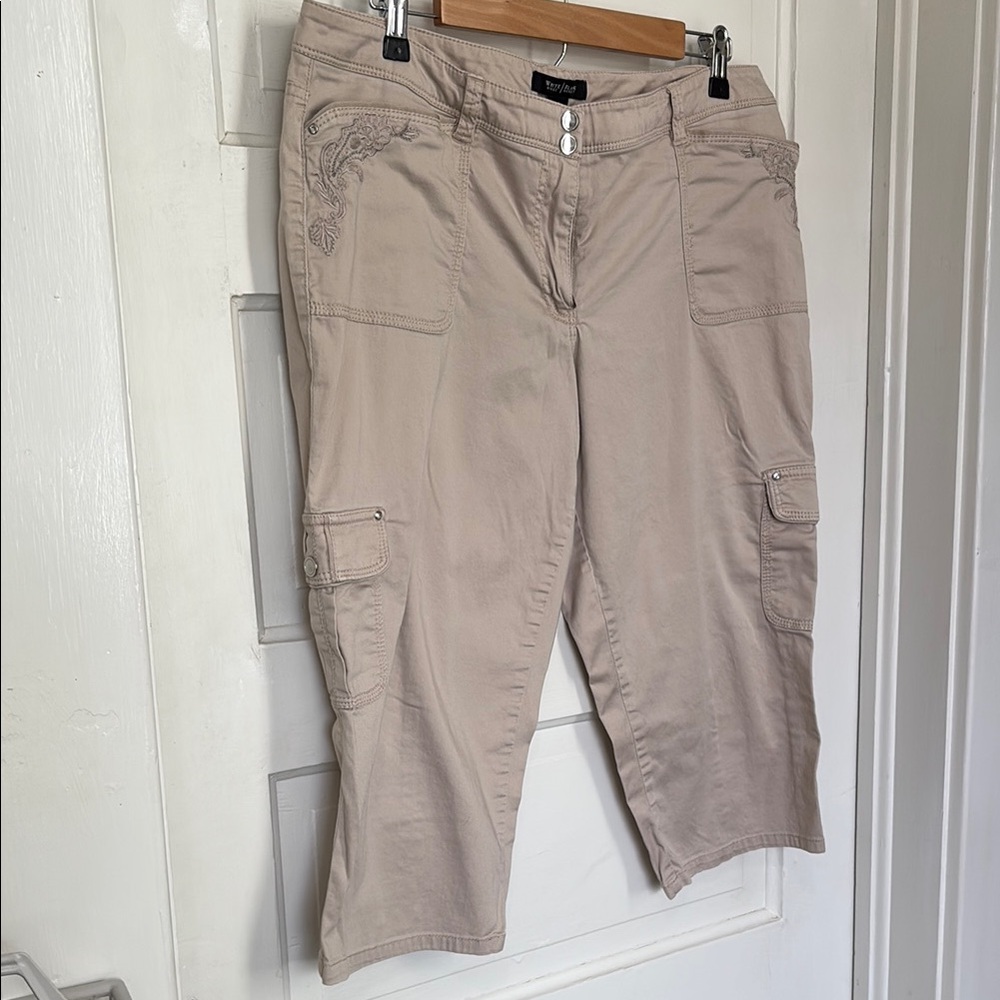 White House Black Market Tan Cropped Cargo stretch Pants